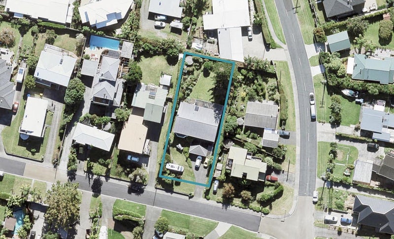 3 The Crescent, Tindalls Beach, Whangaparaoa - Carousel 1