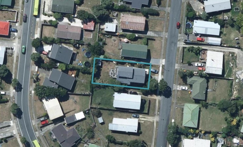 7 Limerick Grove, Ascot Park, Porirua - Carousel 1