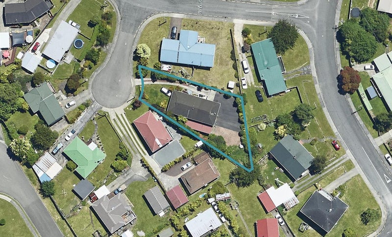 2 Hawk Place, Selwyn Heights, Rotorua - Carousel 1