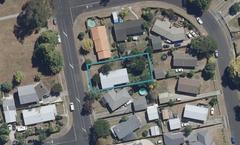 32 Ashurst Avenue, Pukete, Hamilton - Carousel 1