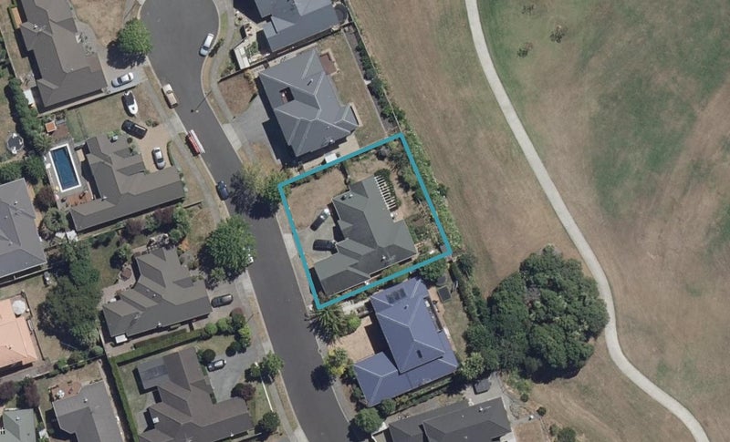 10 Gavin Heights, Rototuna, Hamilton - Carousel 1