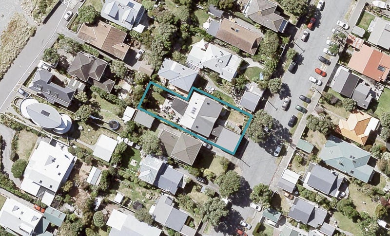 28 Tuatoru Street, Eastbourne, Lower Hutt - Carousel 1