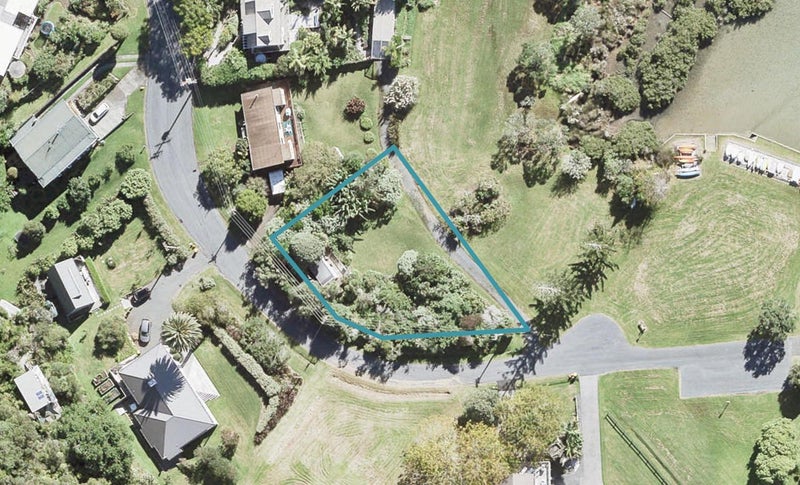 19 Martin Rd, Rainbows End, Matakana - Carousel 1