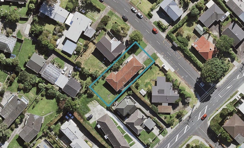 2/2 Eban Avenue, Hillcrest, Auckland - Carousel 1
