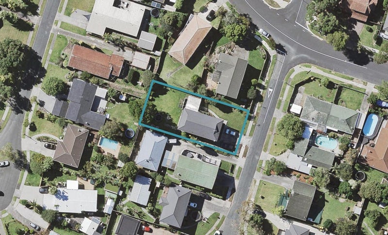 3 Binda Place, Botany Downs, Auckland - Carousel 1