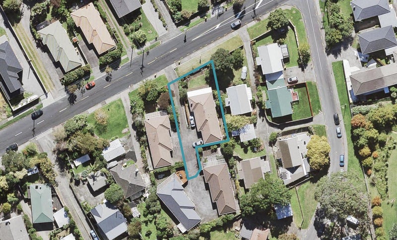 172 Hutchinson Avenue, New Lynn, Auckland - Carousel 1