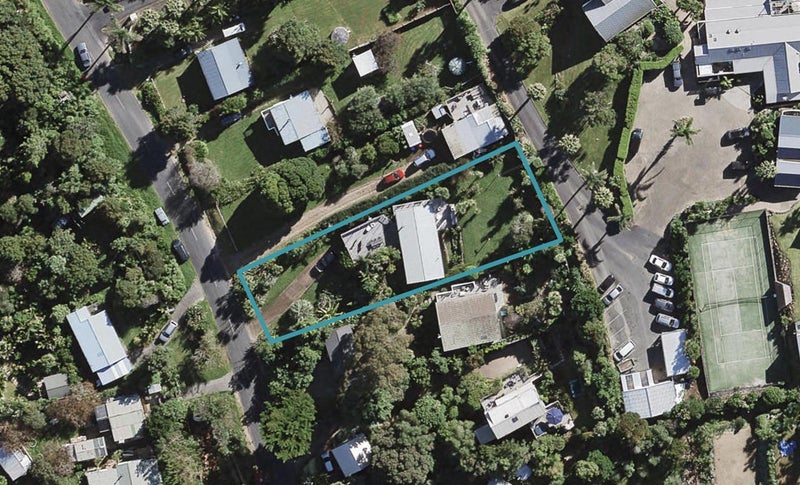 12 Bay Road, Ostend, Waiheke Island - Carousel 1