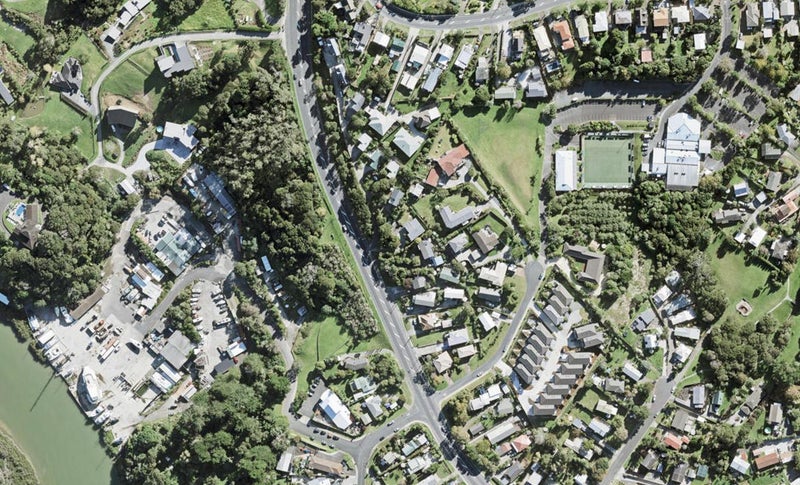 326 Whangaparaoa Road, Stanmore Bay, Whangaparaoa - Carousel 1