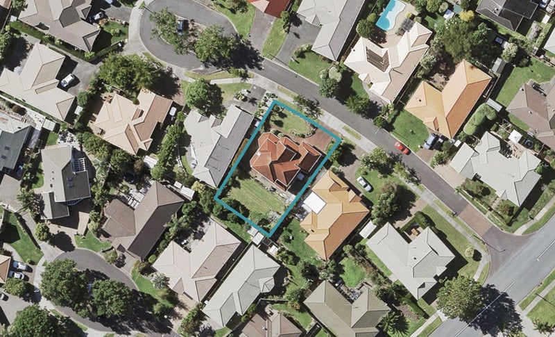 8 Camerton Close, Northpark, Auckland - Carousel 1