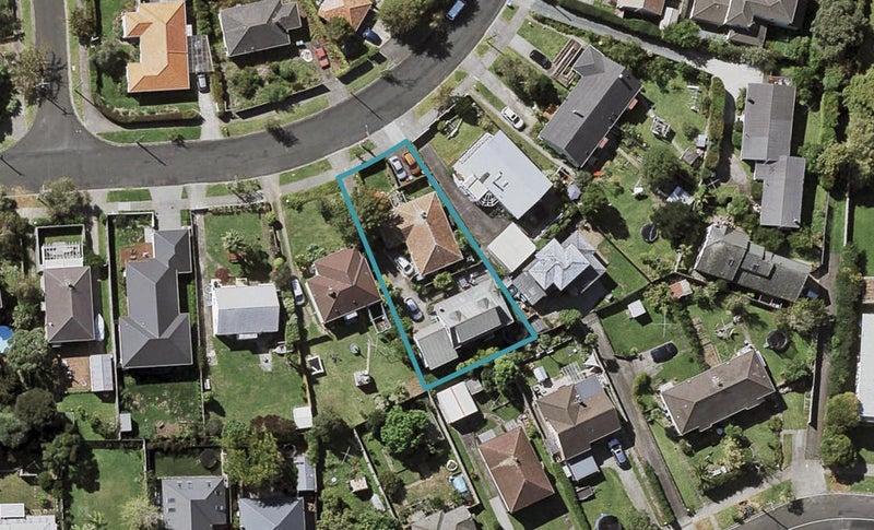 13A Tahapa Crescent, Meadowbank, Auckland - Carousel 1