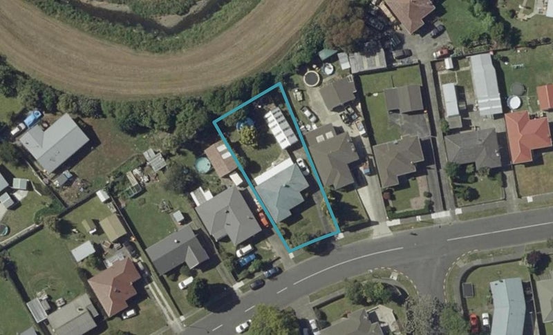 15 Pembroke Street, Highbury, Palmerston North - Carousel 1