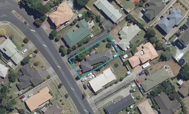 17 Moreland Avenue, Pukete, Hamilton - Carousel 1