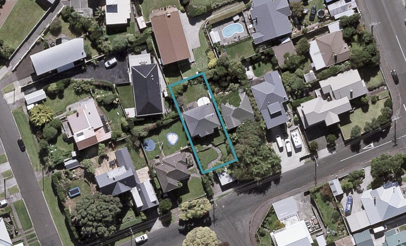 43 McLean Street, Strandon, New Plymouth - Carousel 1