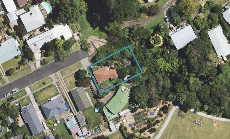 9 Dominey Street, Inner Kaiti, Gisborne - Carousel 1