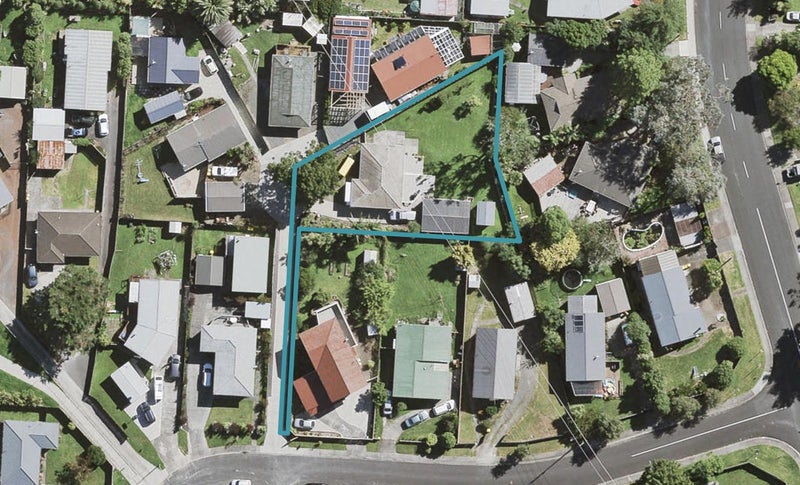 9A Inver Street, Glen Eden, Auckland - Carousel 1