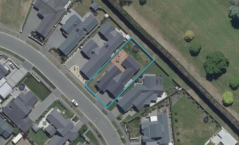18 Bluestone Drive, Parklands, Christchurch - Carousel 1