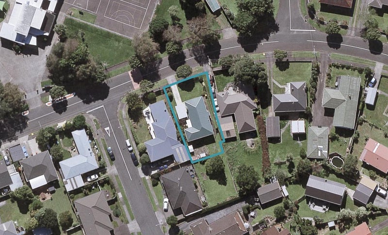 12 Kauri Street, Merrilands, New Plymouth - Carousel 1