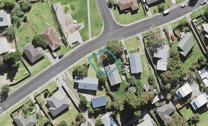 11 Taurus Crescent, Beach Haven, Auckland - Carousel 1