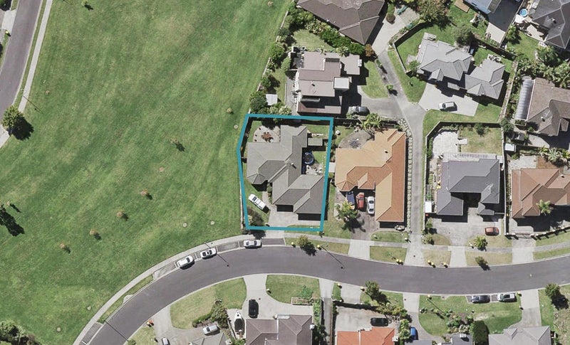 18 Glen Bay Close, Pinehill, Auckland - Carousel 1