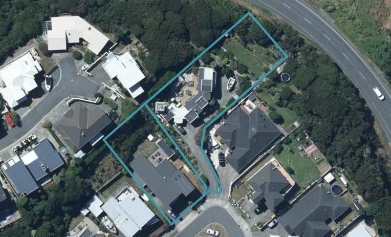 15 St Austell Close, Camborne, Porirua - Carousel 1