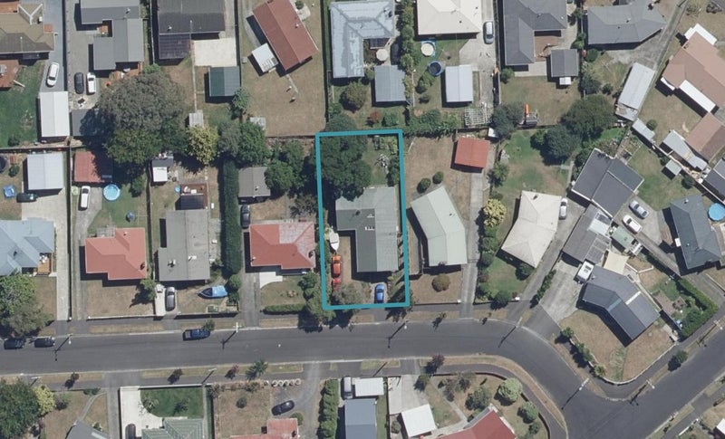 8 English Street, St Andrews, Hamilton - Carousel 1