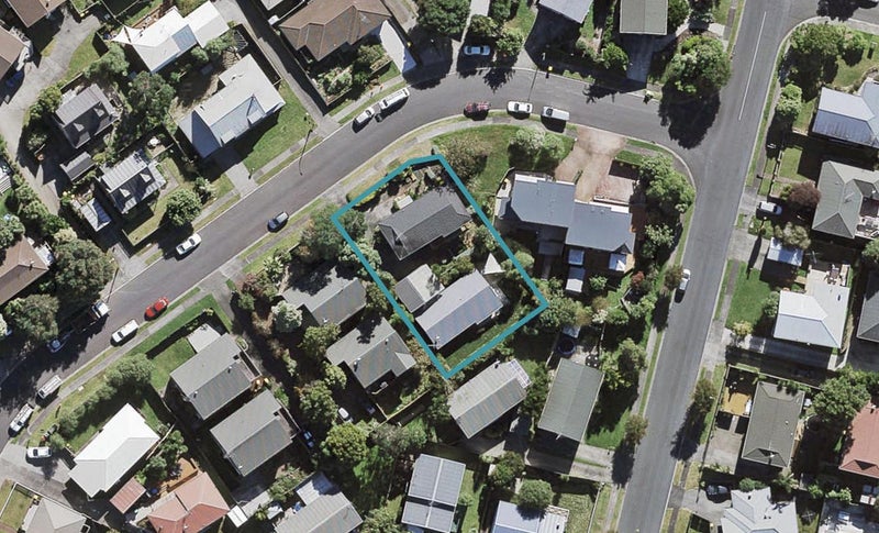 1/4 Heathglen Place, Bayview, Auckland - Carousel 1