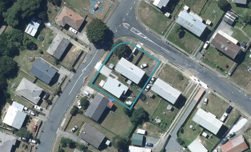 29 Loongana Street, Waitangirua, Porirua - Carousel 1