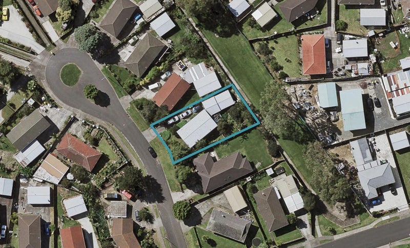 5 Pesaro Place, Clover Park, Auckland - Carousel 1