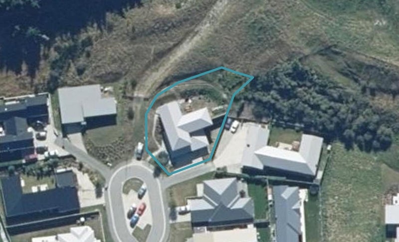 8/8A Campden Court, Lower Shotover, Queenstown - Carousel 1