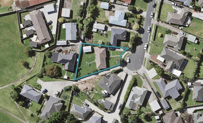 81 Dale Crescent, Pakuranga, Auckland - Carousel 1