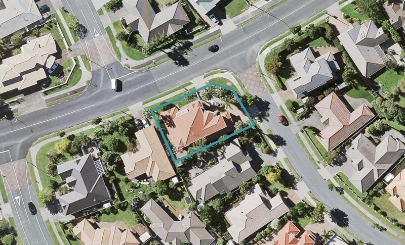 1 Bronte Place, Somerville, Auckland - Carousel 1