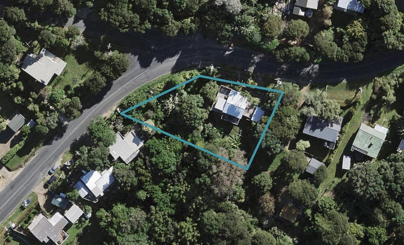 24 Goodwin Avenue, Oneroa, Waiheke Island - Carousel 1