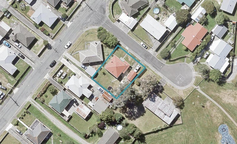 4 Wicklow Grove, Wainuiomata, Lower Hutt - Carousel 1