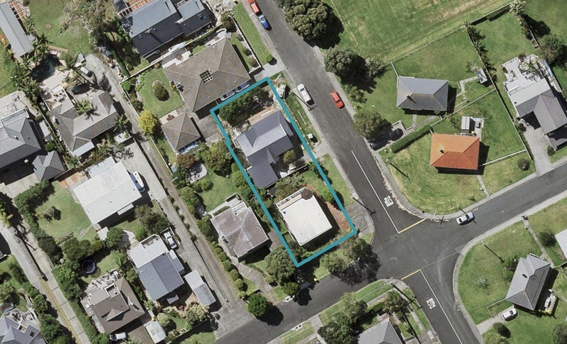 1/4 Sandy Bay Road, Bayswater, Auckland - Carousel 1