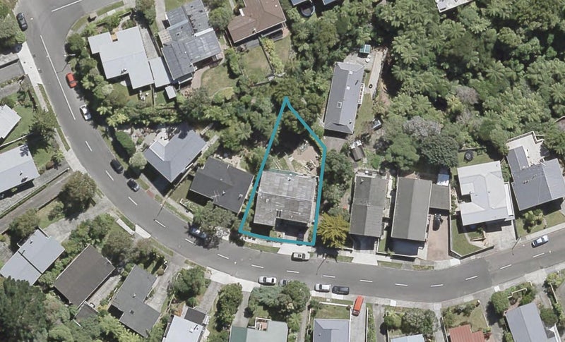 60 Harbour View Road, Harbour View, Lower Hutt - Carousel 1