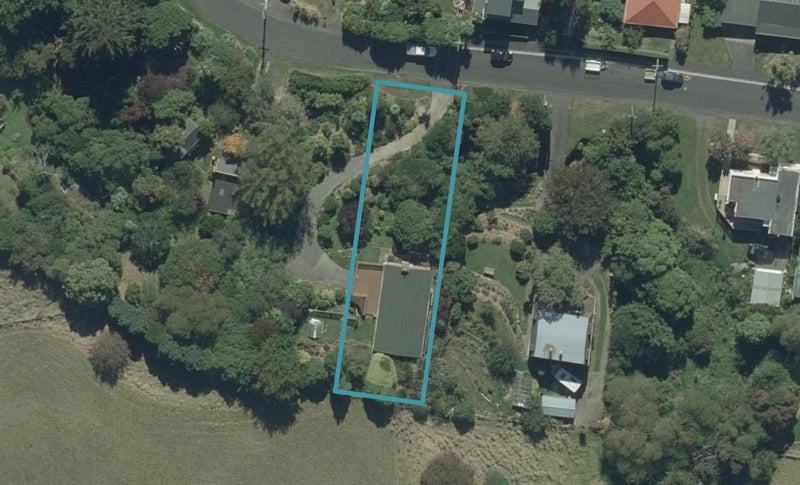 38 Greenacres Street, Macandrew Bay, Dunedin - Carousel 1