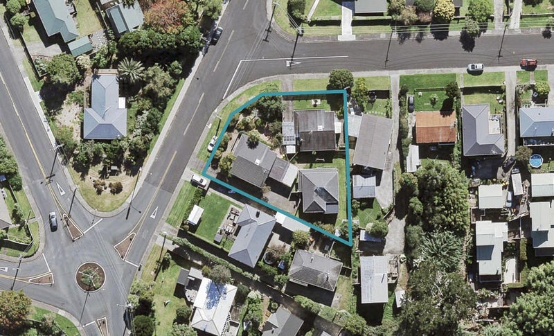 3/5 Tramway Road, Beach Haven, Auckland - Carousel 1