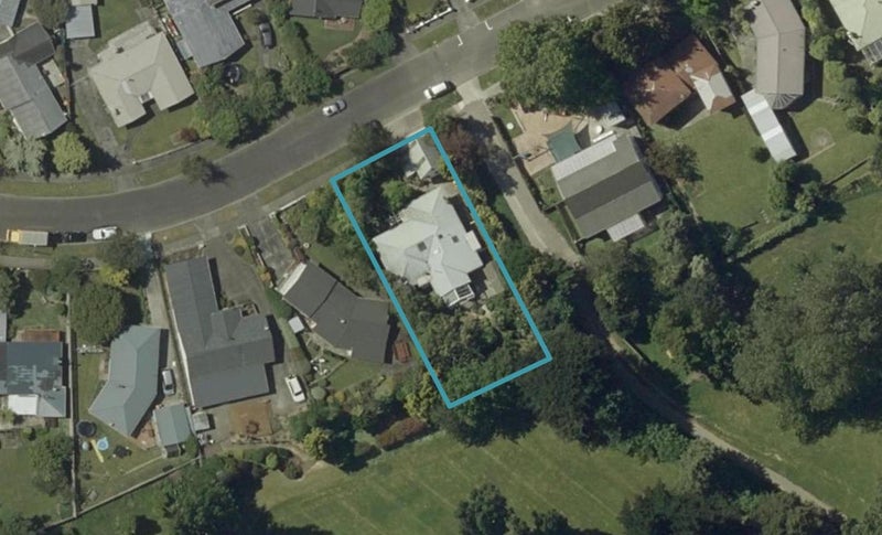 81 Ruamahanga Crescent, Terrace End, Palmerston North - Carousel 1