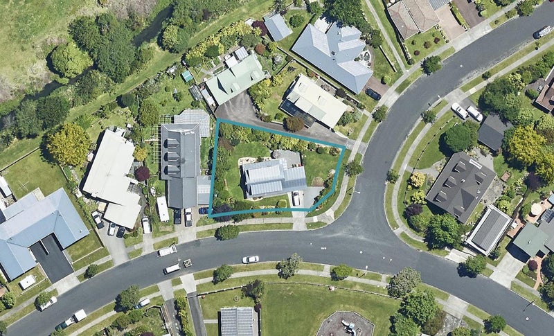 2 Gemini Place, Kawaha Point, Rotorua - Carousel 1