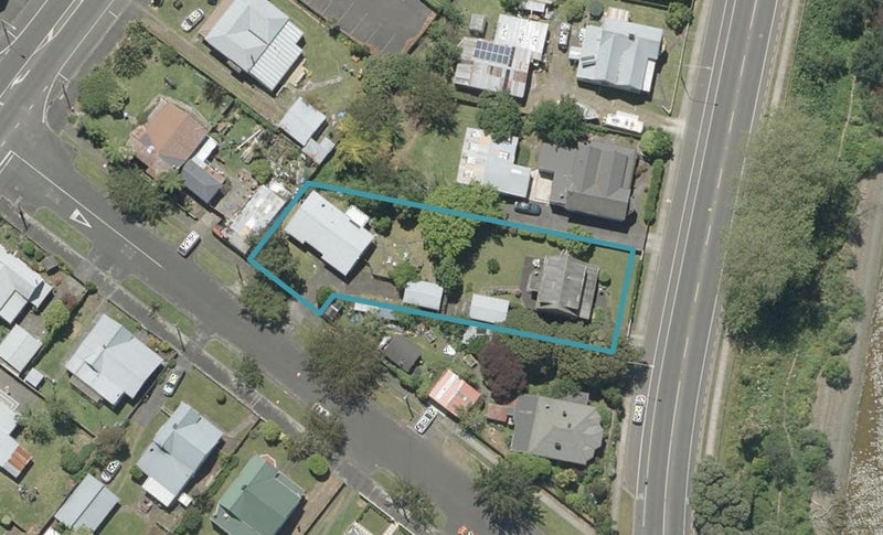 2 Gloucester Street, Whanganui, Whanganui - Carousel 1