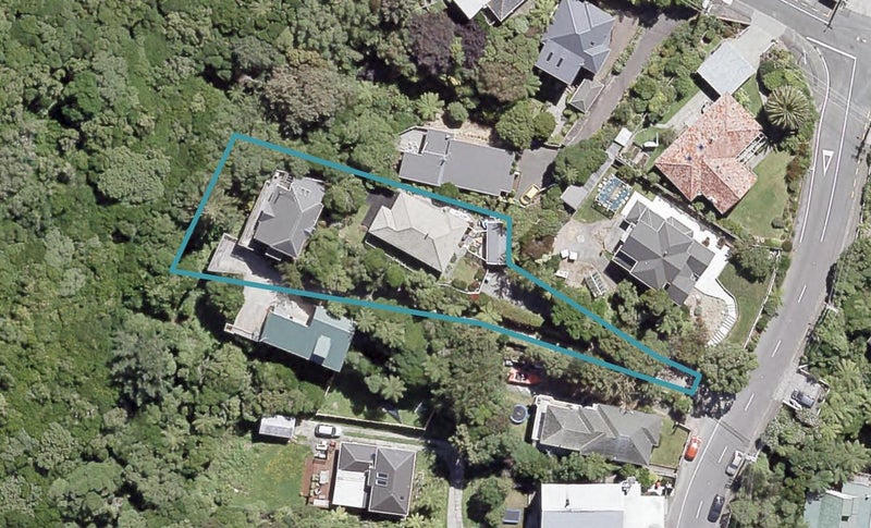 1/33 Maungaraki Road, Korokoro, Lower Hutt - Carousel 1
