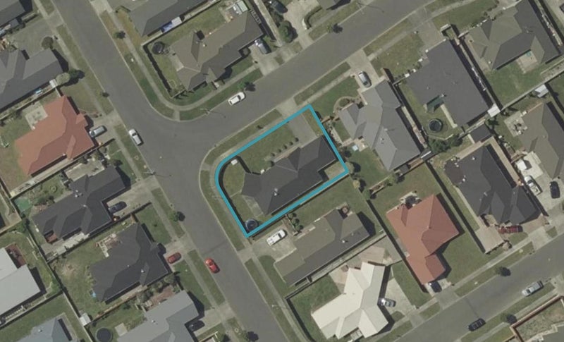 2 Cleveland Heights, Kelvin Grove, Palmerston North - Carousel 1