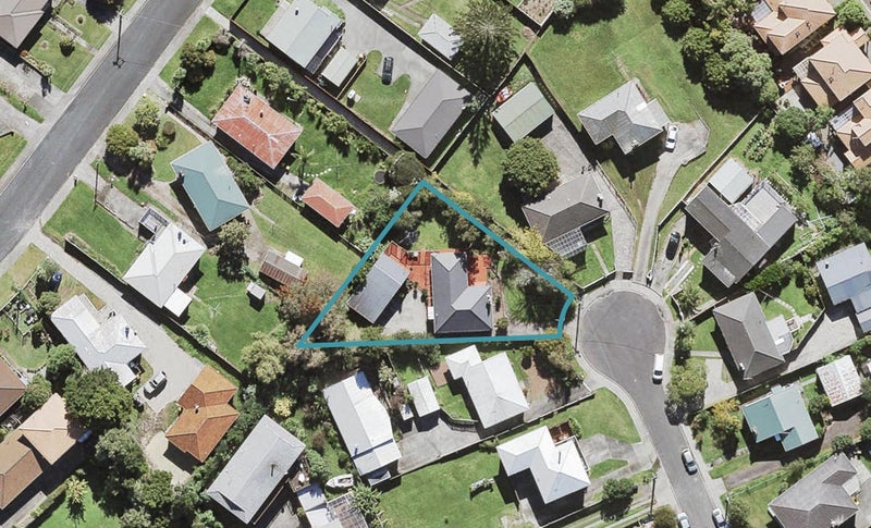14 Kaweka Street, New Lynn, Auckland - Carousel 1