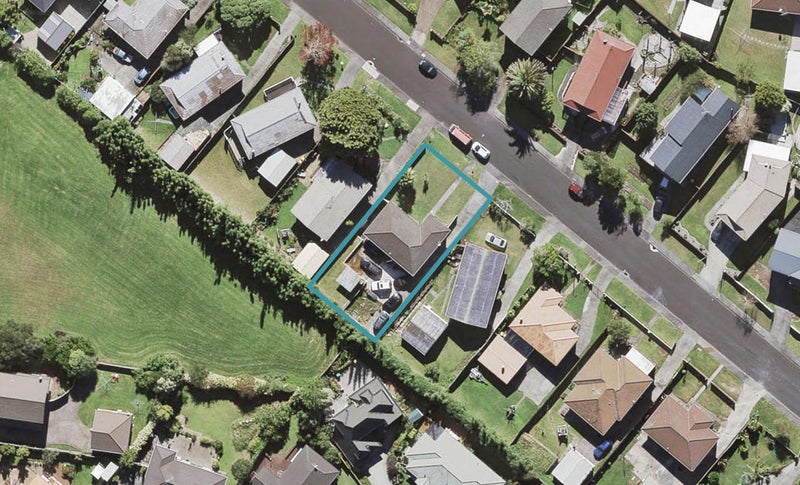 66 Rosewarne Crescent, Glendene, Auckland - Carousel 1