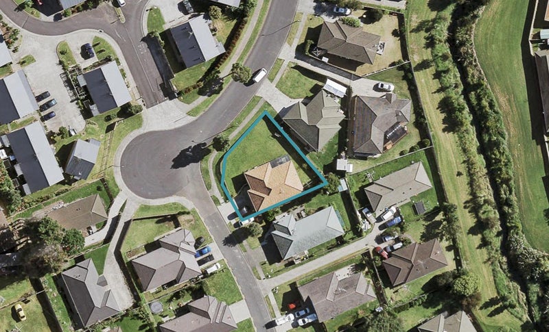 22 Castlefinn Drive, Weymouth, Auckland - Carousel 1