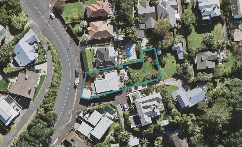 35 Hinemoa Street, Birkenhead, Auckland - Carousel 1