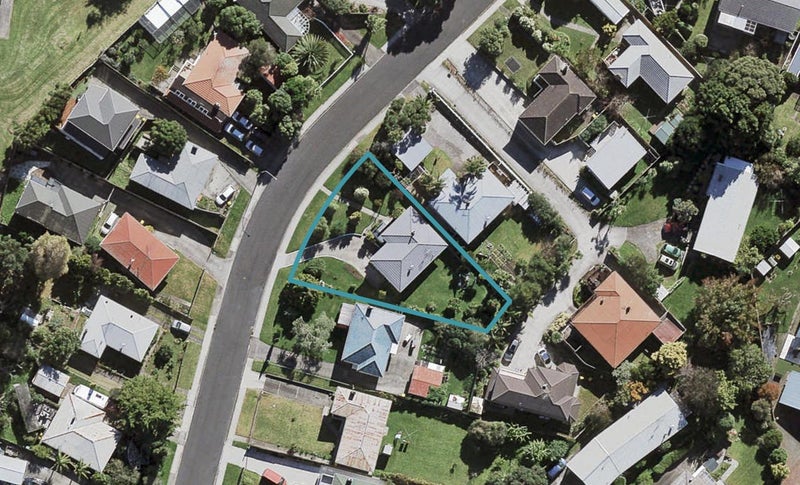 94 Bruce Road, Glenfield, Auckland - Carousel 1