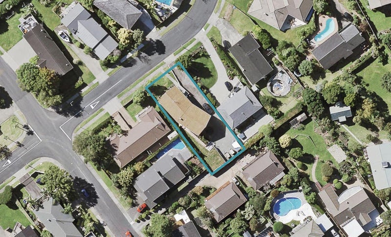 9 Pickwick Parade, Mellons Bay, Auckland - Carousel 1
