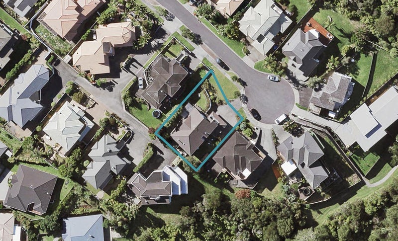 17 Gretna Green, Browns Bay, Auckland - Carousel 1
