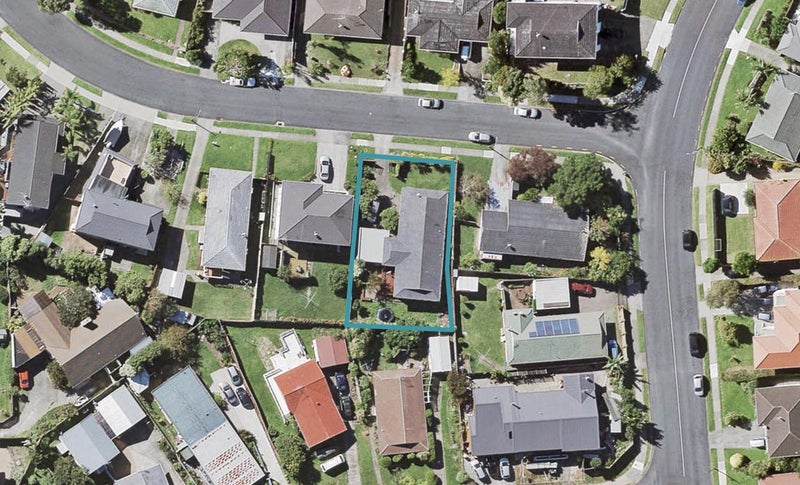 4 Galsworthy Place, Bucklands Beach, Auckland - Carousel 1